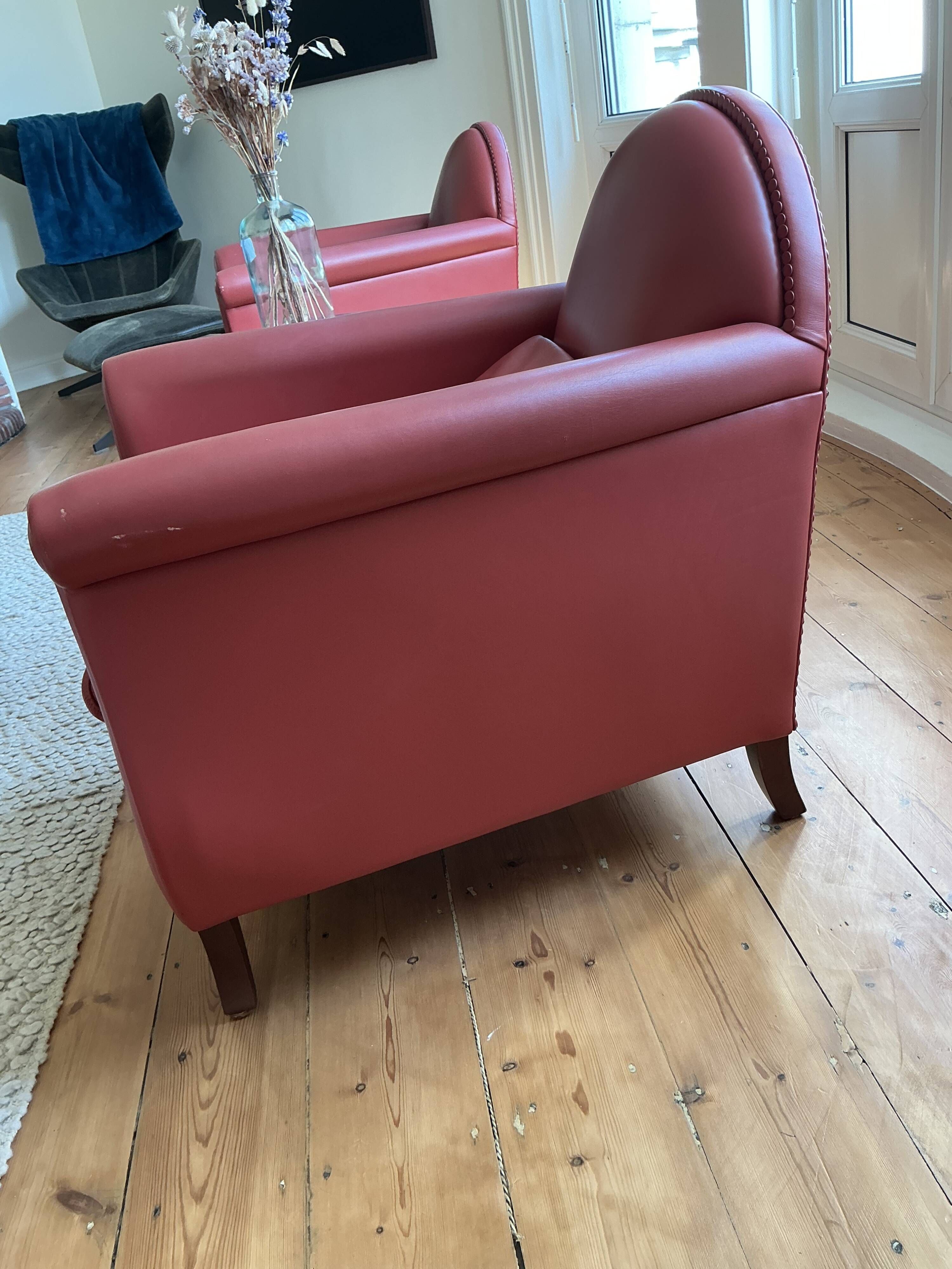 Pair of Lyra armchairs – Renzo Frau for Poltrona Frau – burgundy leather