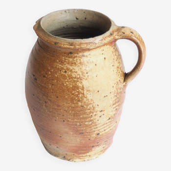 Large stoneware pot with handle