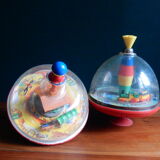 Set of 2 spinning tops for children