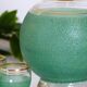 Carafe à liqueur verte et ses 6 verres