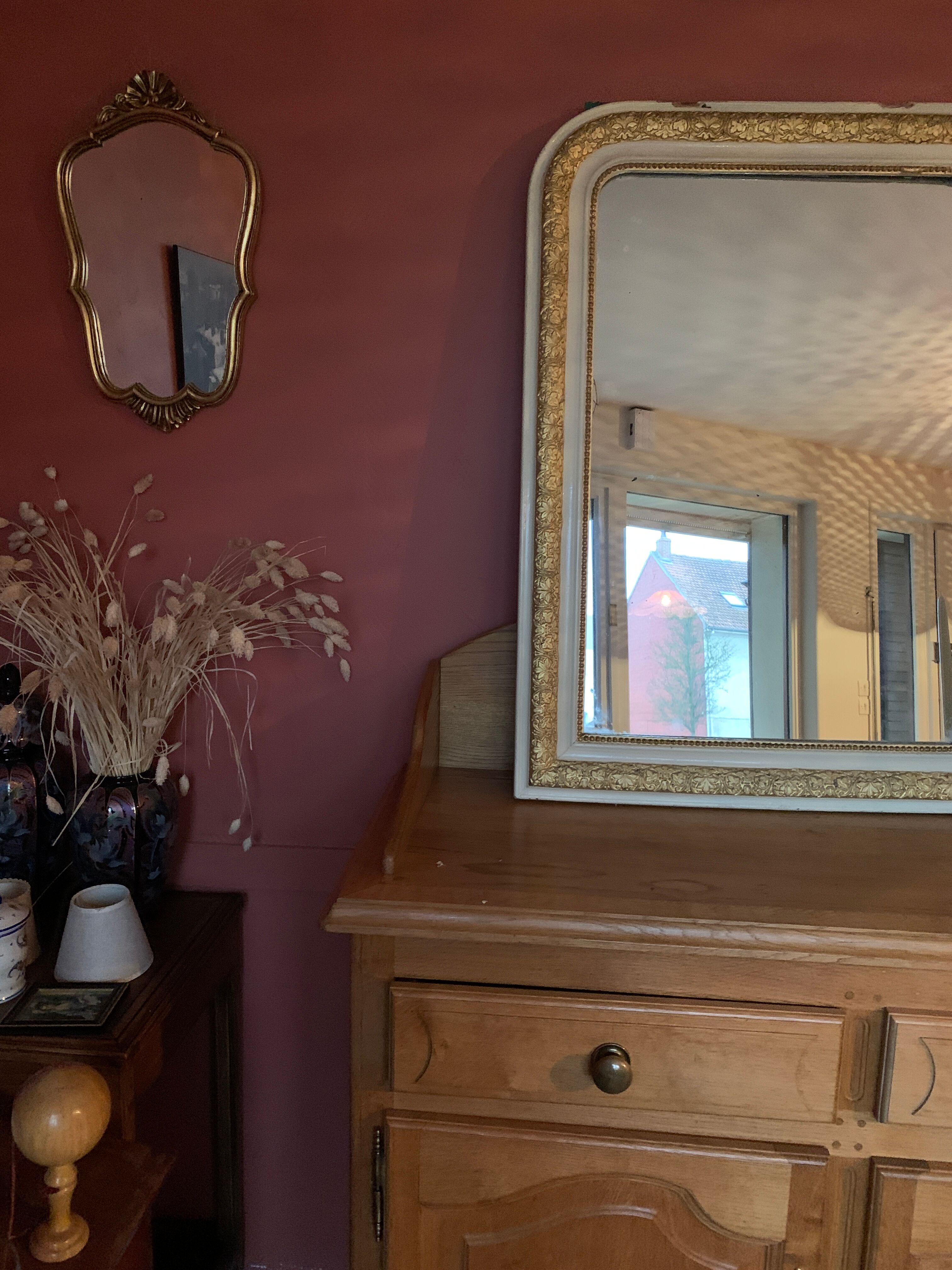 Louis Philippe Mirror Bonjour , Votre produit est refusé à ce jour en raison du manque d'une photo exhaustive je vous invite à vous tourner vers la sélection si vous avez des questions. selection@selency.com Bien à vous