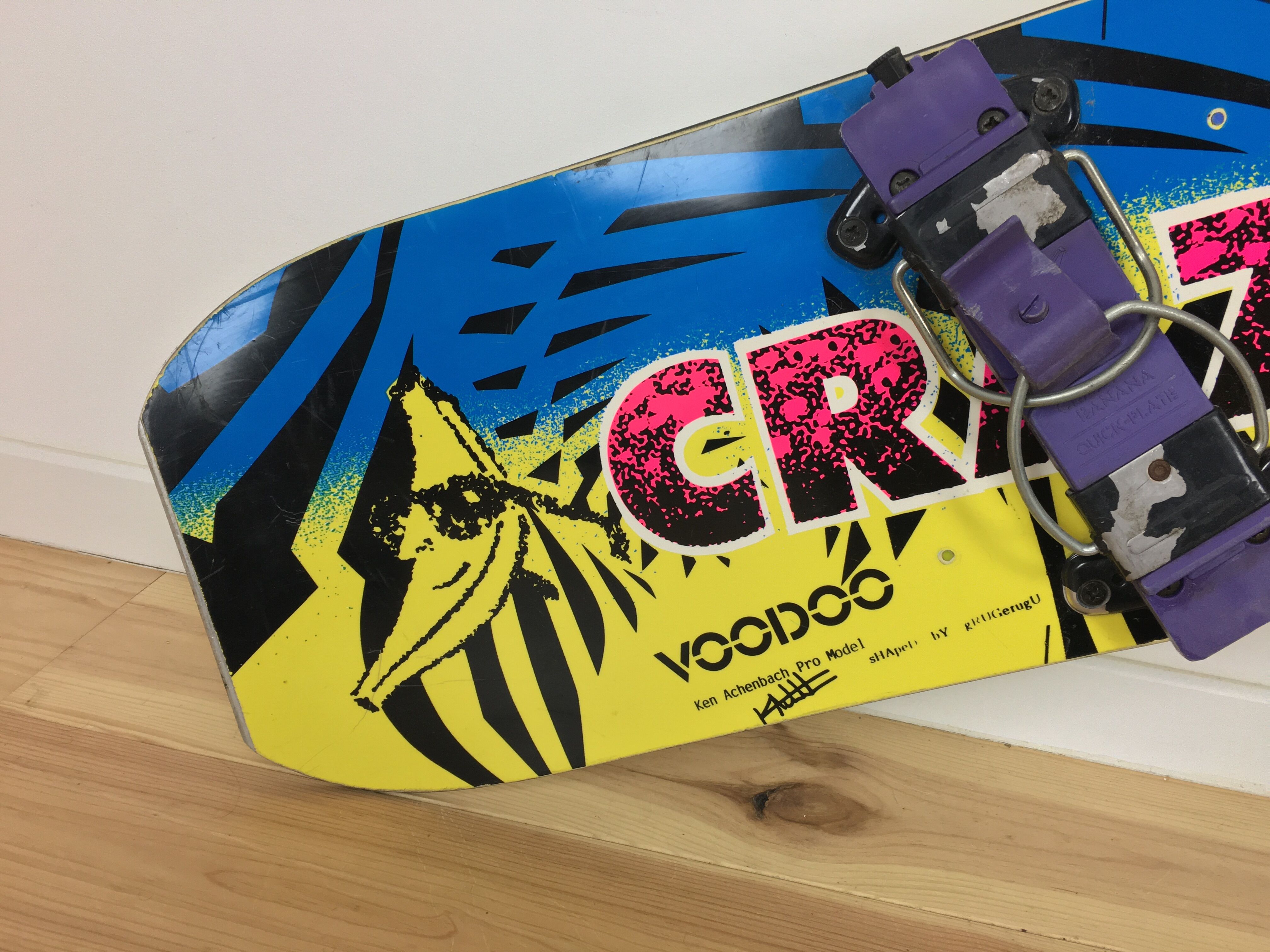 Deco snowboard, 80s snowboarding, vintage neon