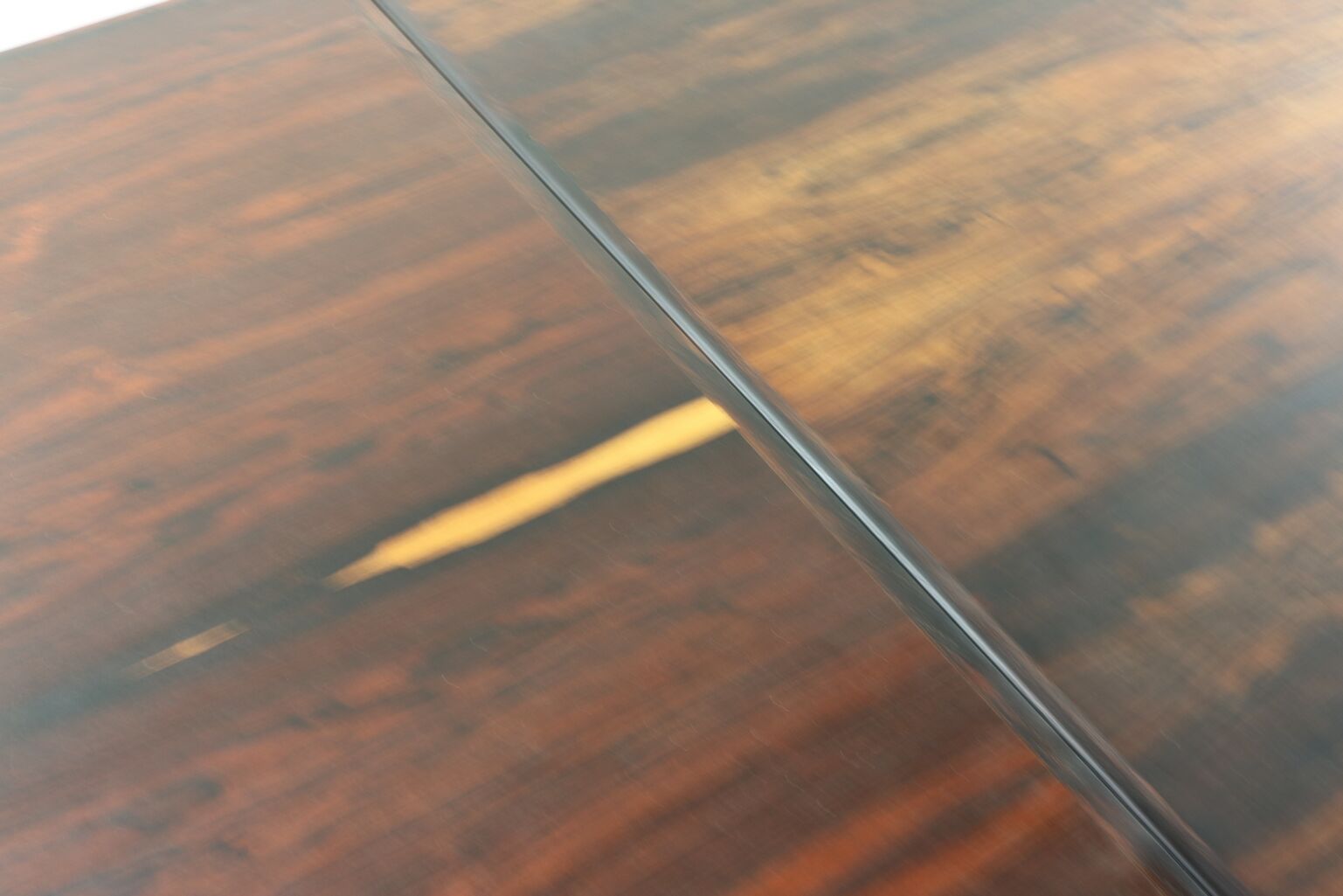 Sixties beautiful grained rosewood dining table by Denmark Sixties beautiful grained rosewood dinin