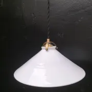 Opaline cone suspension