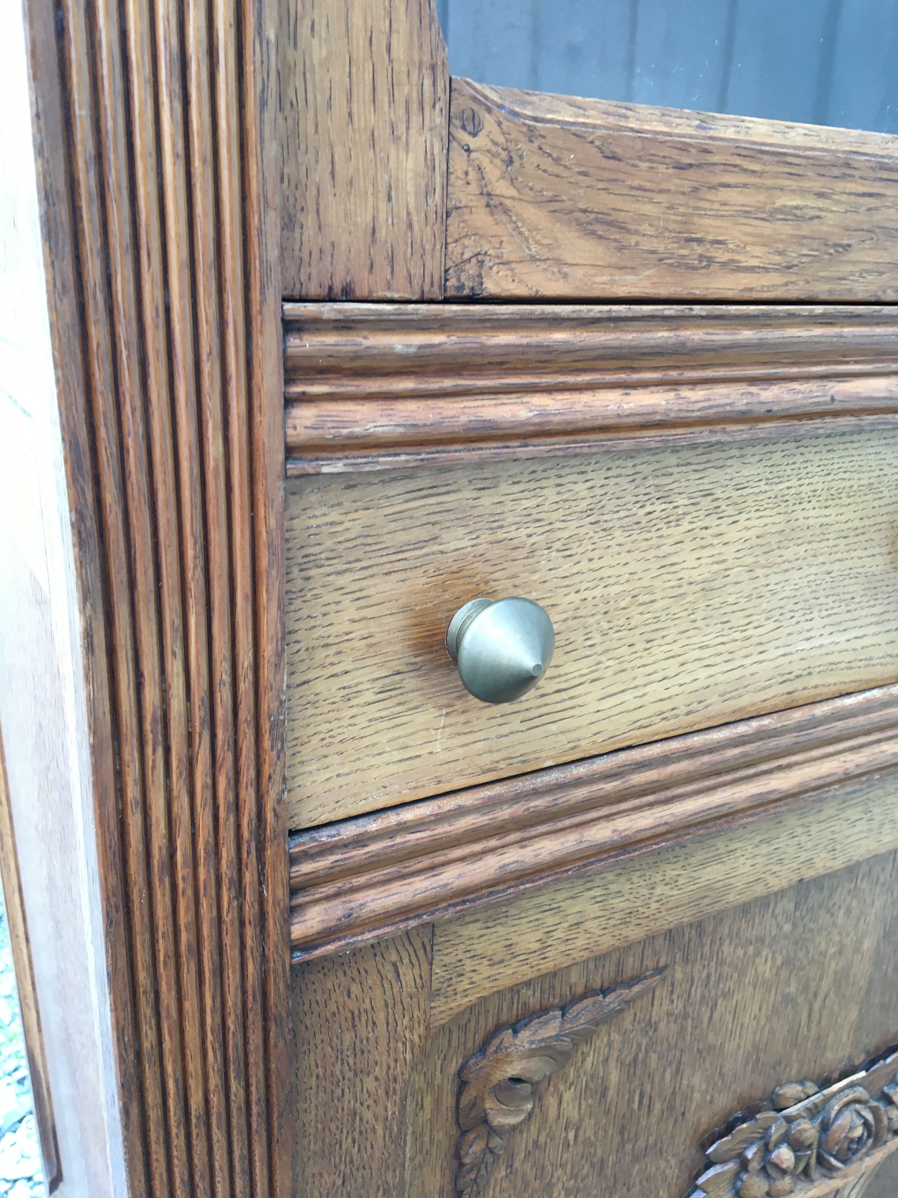 Showcase cabinet from 1920