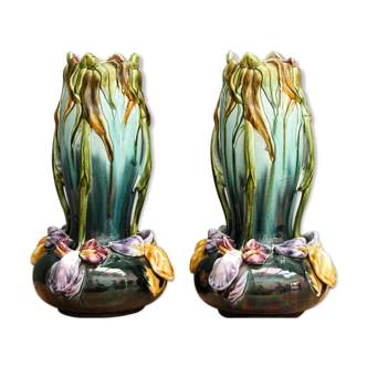 Paire de vases en barbotine, art nouveau