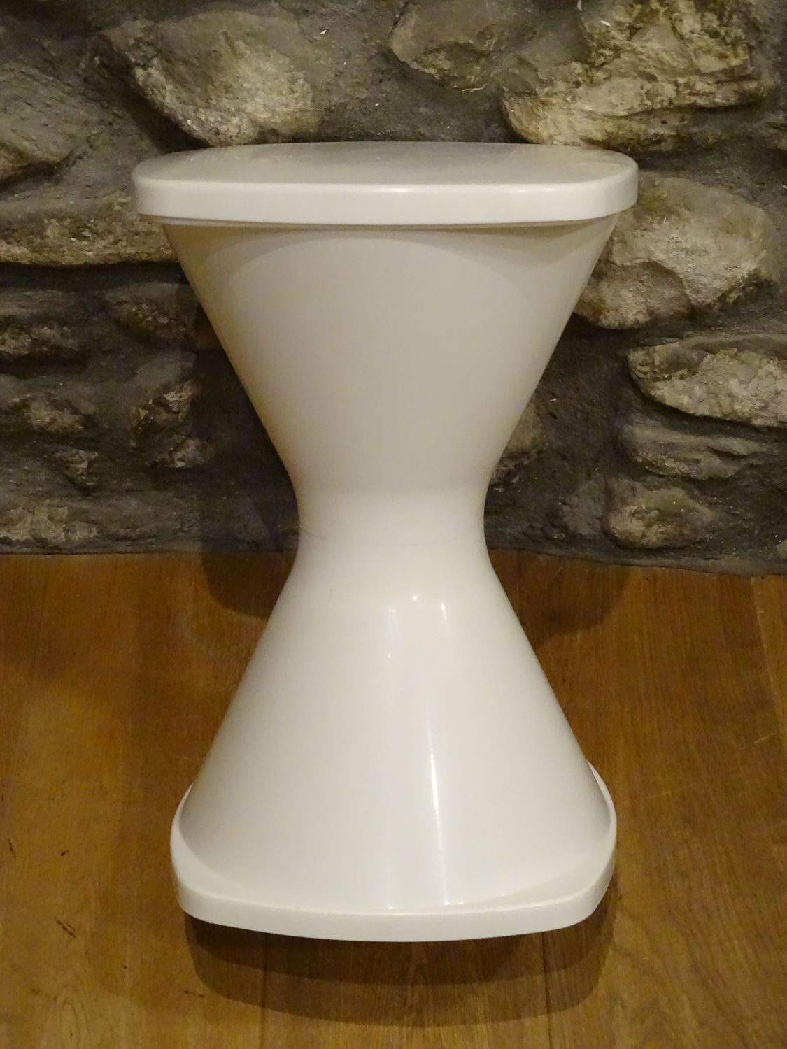 Pola model No. 588 white plastic vintage stool