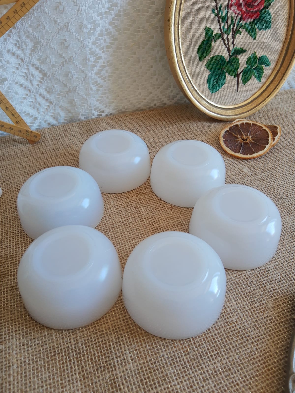 6 ramekins leach oil, vintage golden white