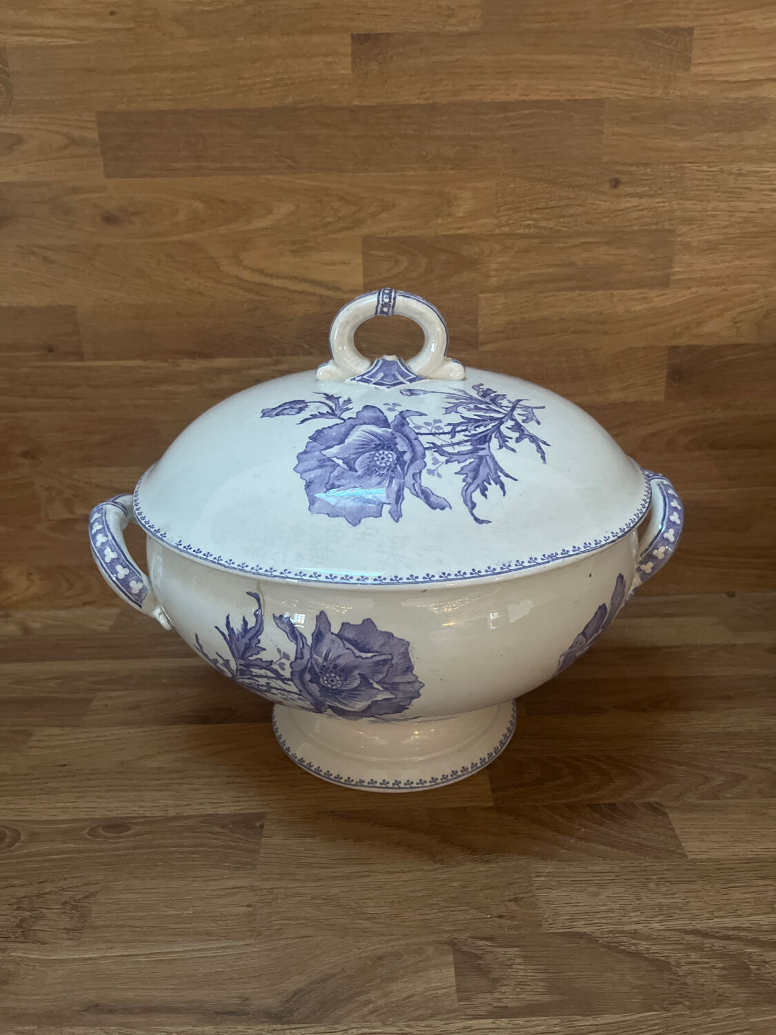 Sarreguemines Feria mauve soup tureen