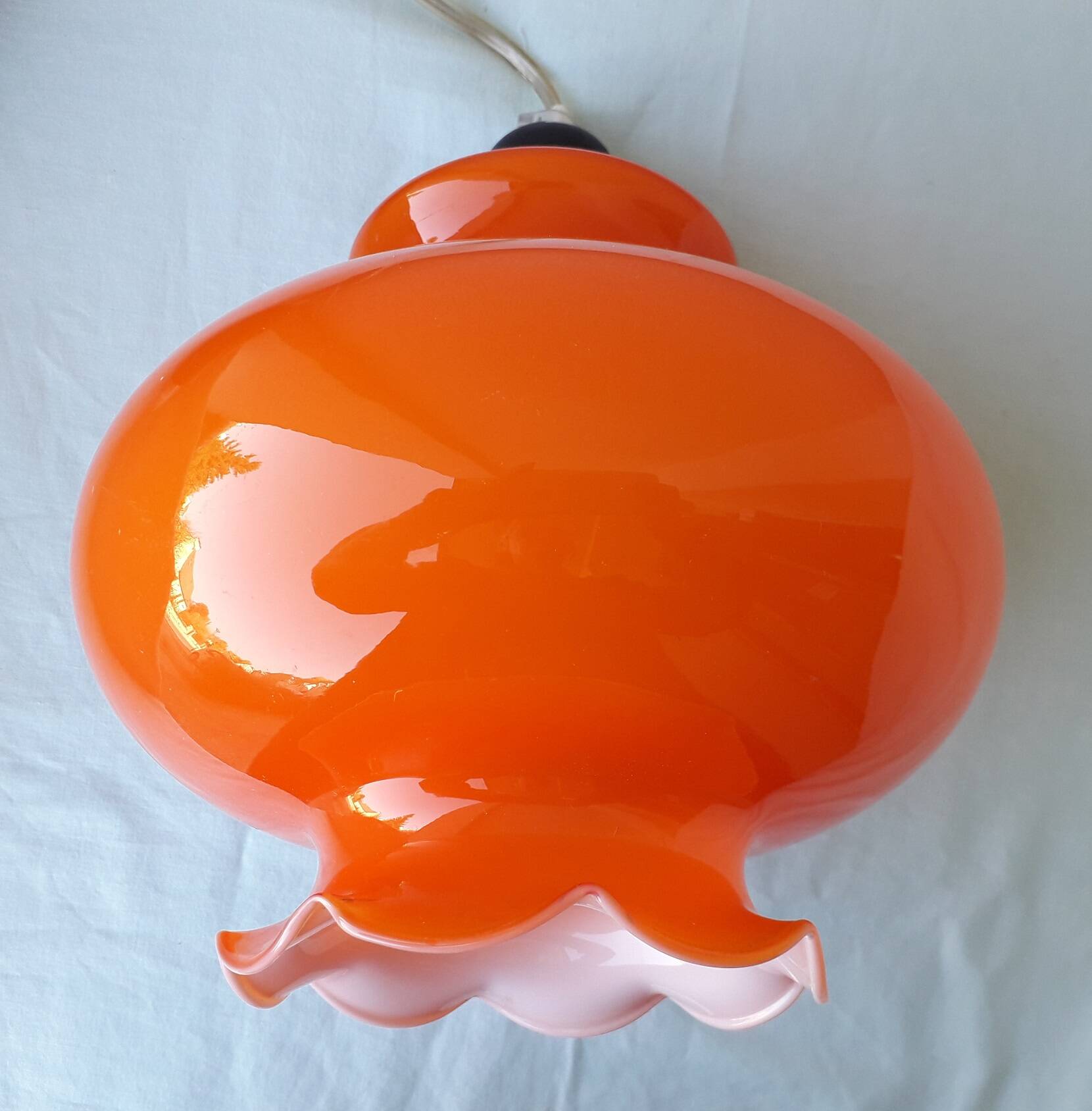 Suspension orange en opaline