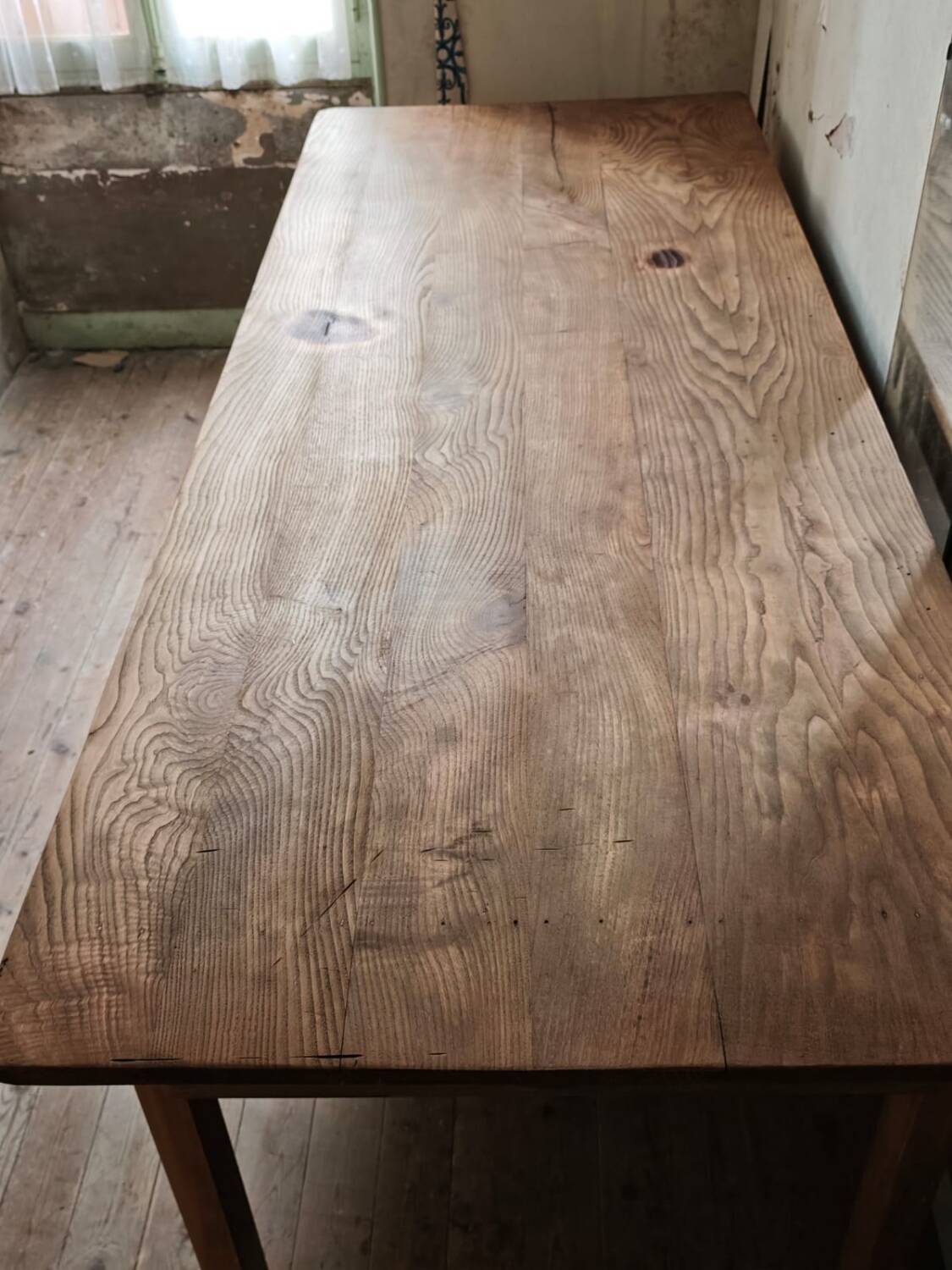Farmhouse table