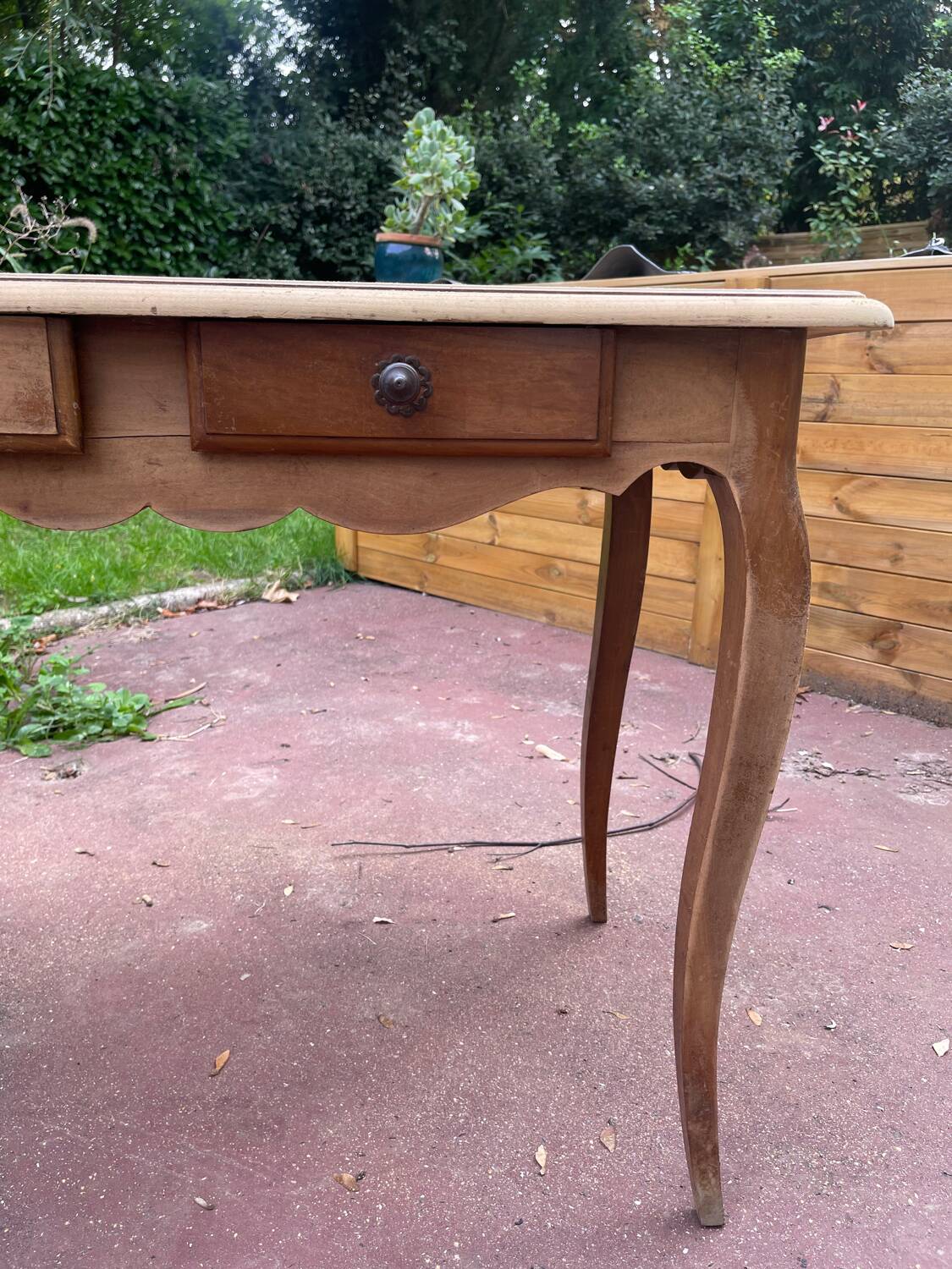 Small desk