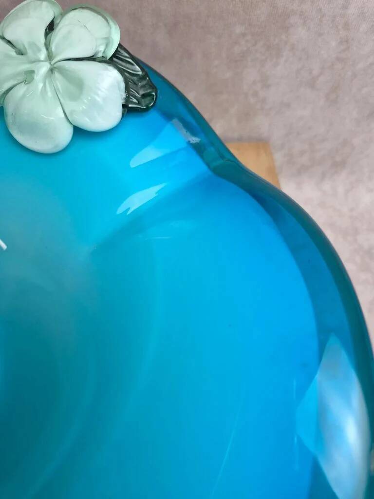 Large vintage blown glass bowl in turquoise – Murano style – applied flower