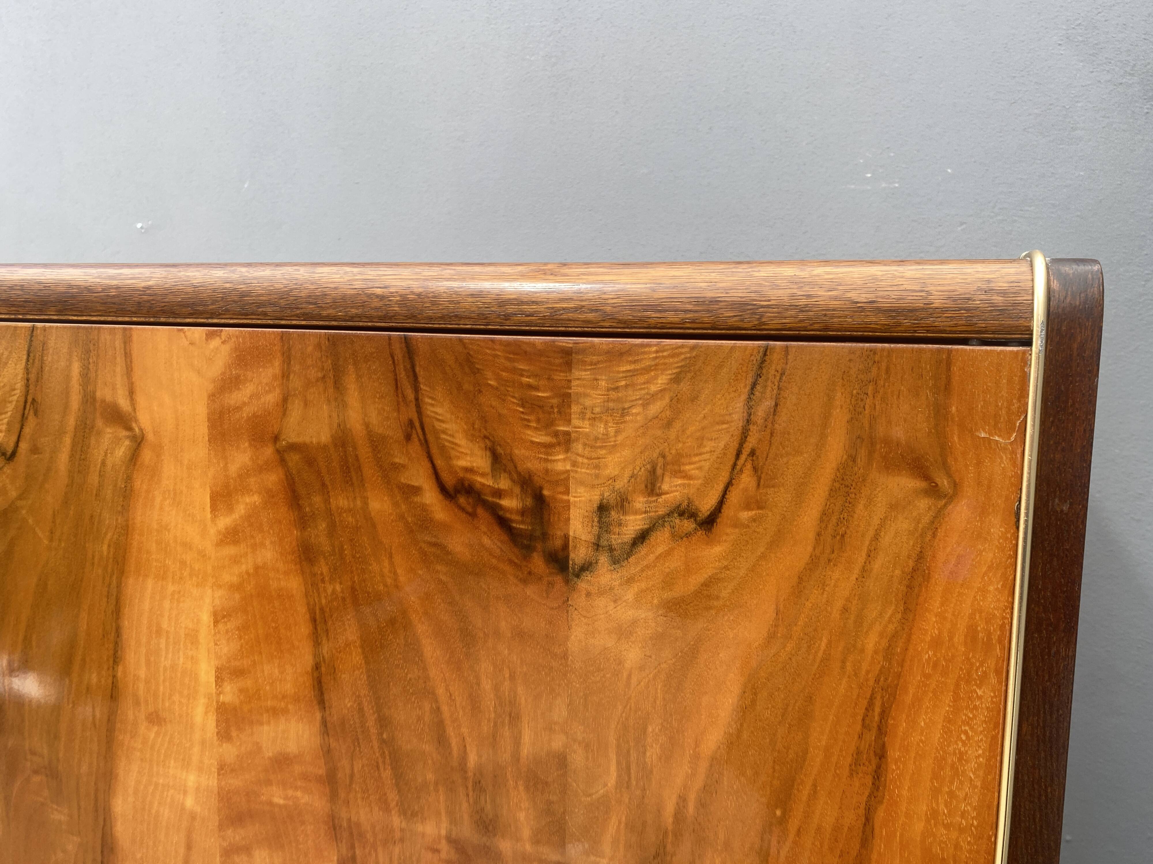 Armoire en noyer de Jitona, années 1970, Tchécoslovaquie