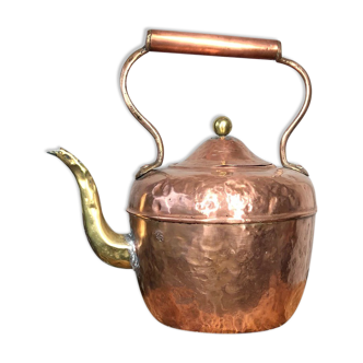 Théière ancienne en cuivre et laiton