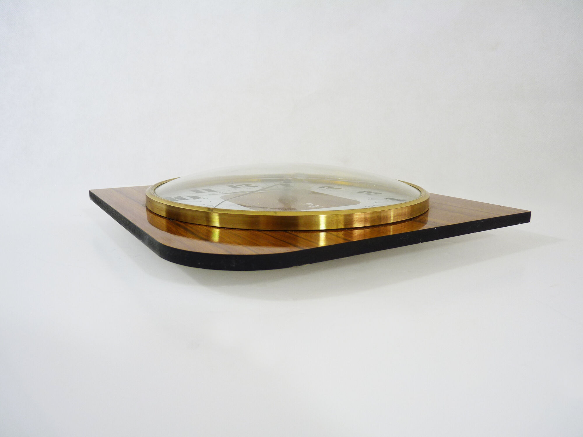 Jaz Electronic Lic Alto France clock in formica, bulging glass frame. Year 70