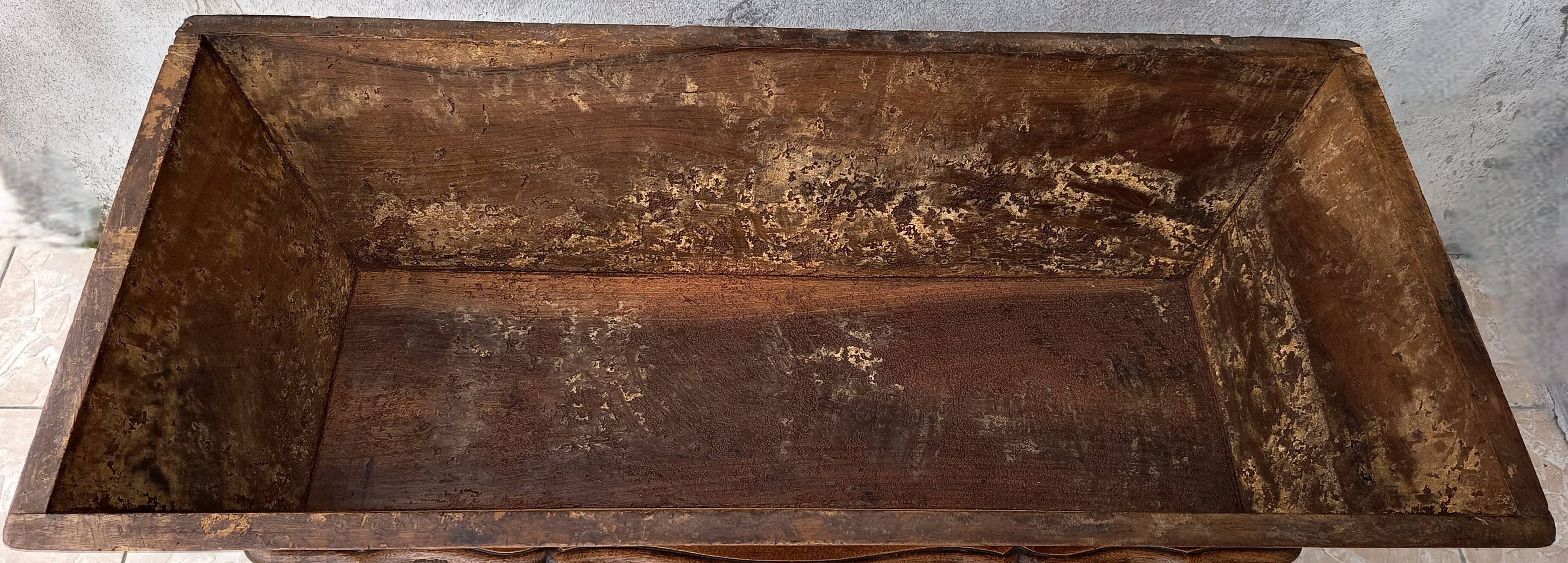 Provençal kneading trough in walnut from the 18th century.