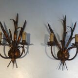 Paire d'appliques en métal doré aux epis de blé. travail français. vers 1970