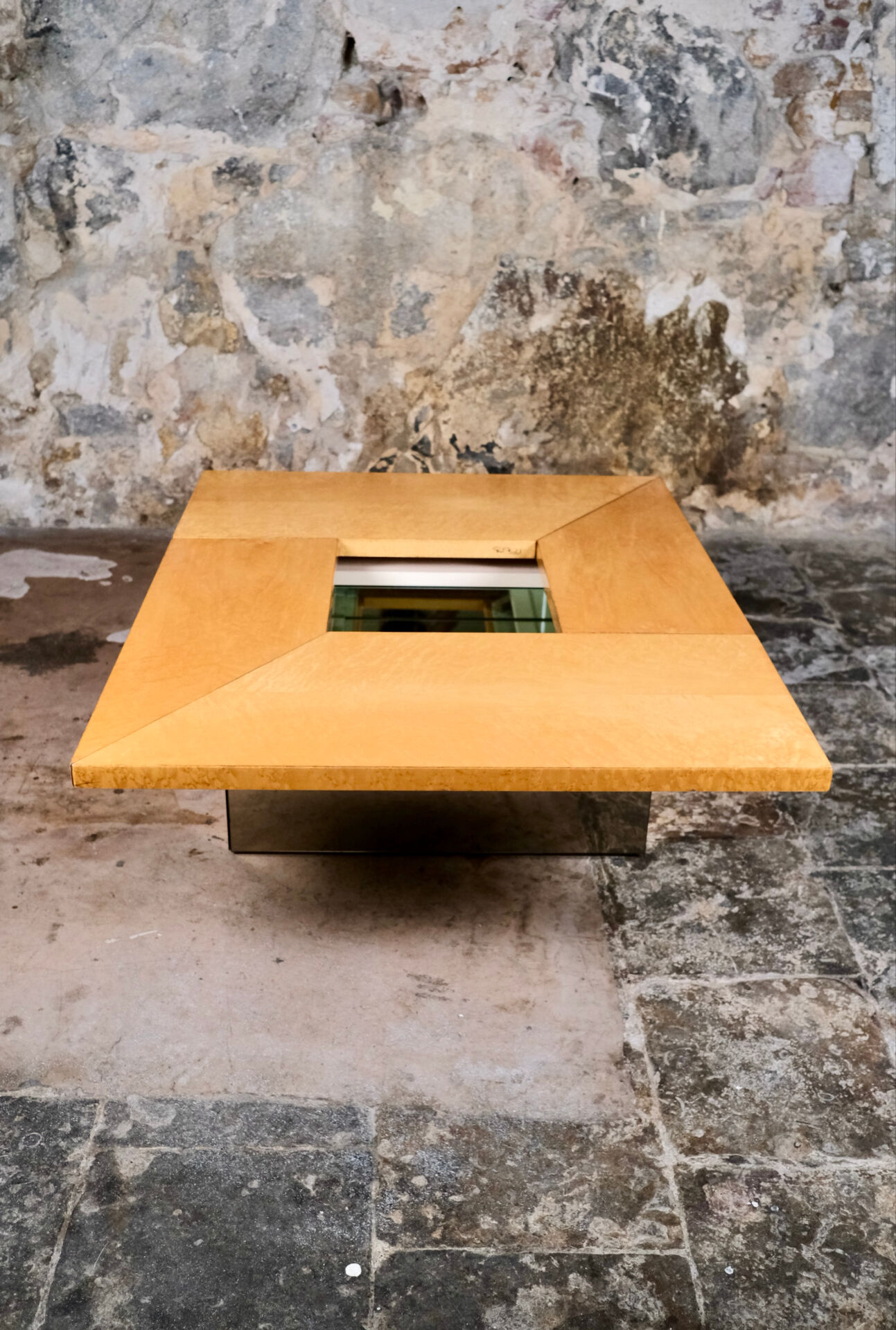 Coffee table bar in ash burl, Paul Michel for Roche Bobois, 1980.