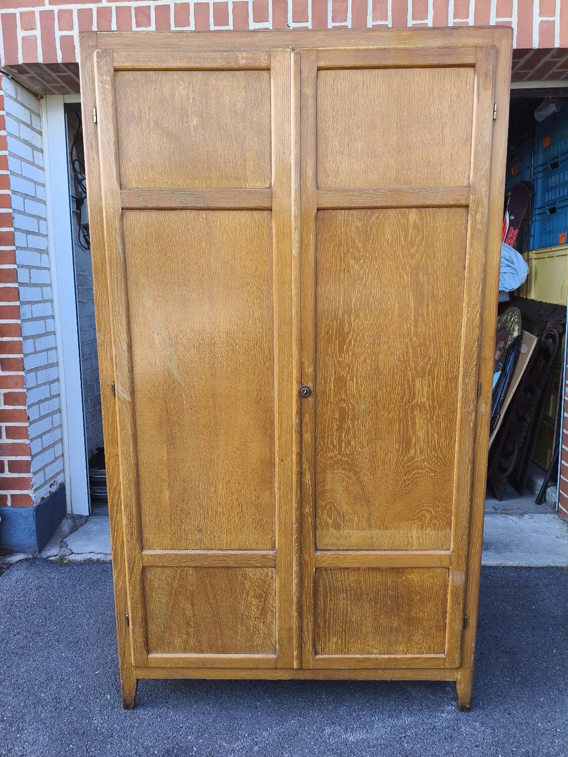 Armoire parisienne vintage