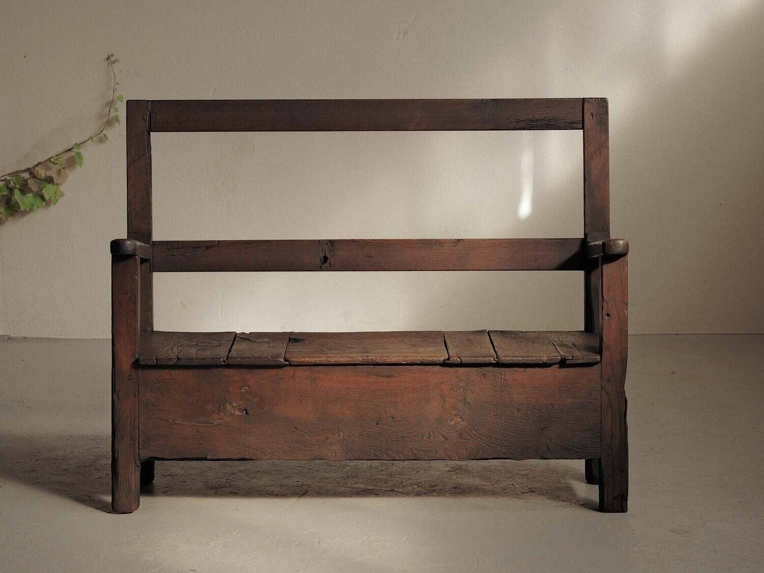 Wooden chest bench from Auvergne, 19th century