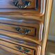 Commode vintage en bois, style Louis XV à tiroirs galbés
