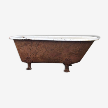 Cast-iron bathtub, early 20th century