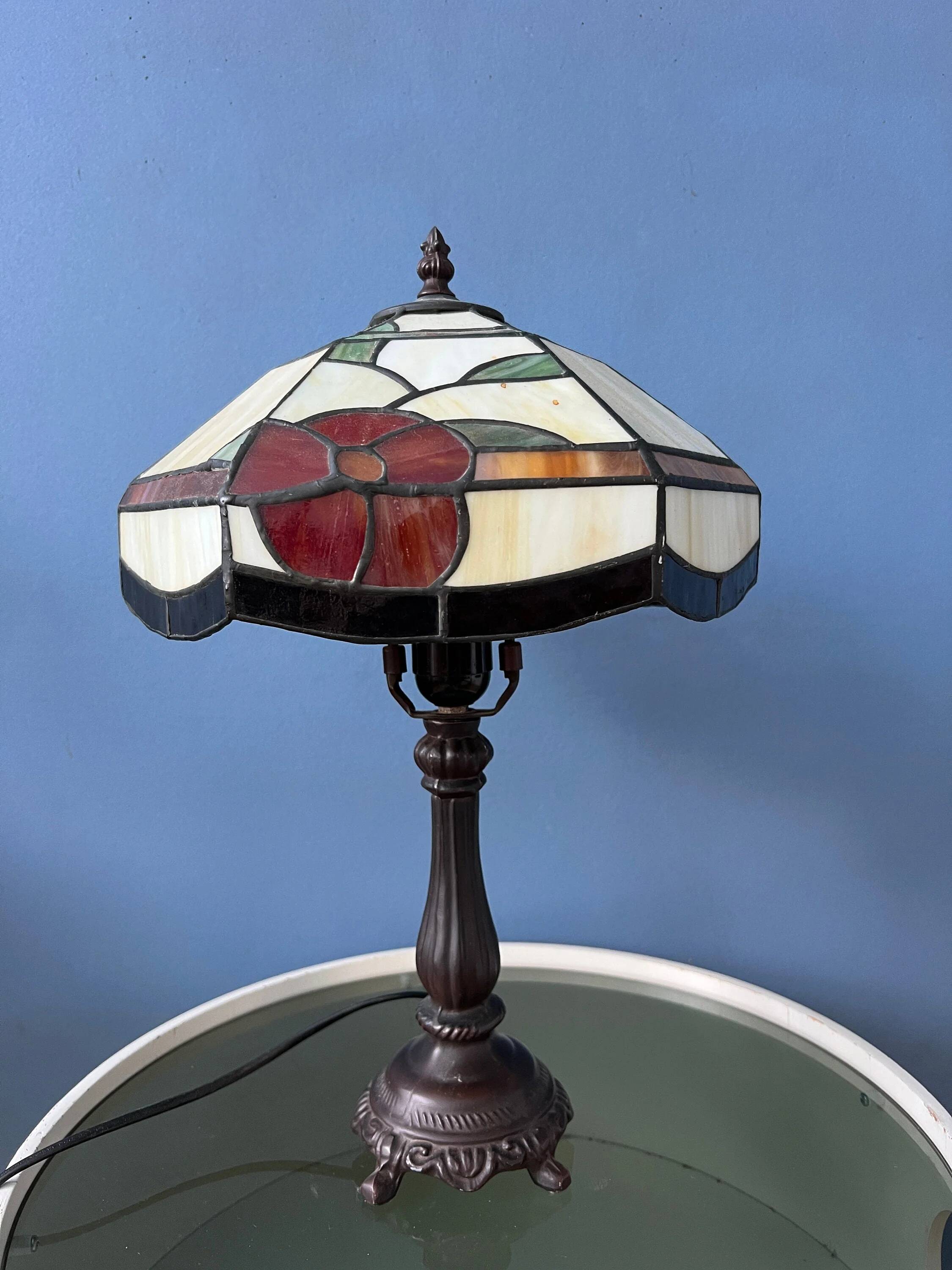 Lampe de table style Tiffany en vitrail, Art déco