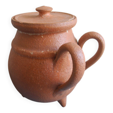 antique cooking pot, tripod pot, decorative pot, old earthenware cooking pot