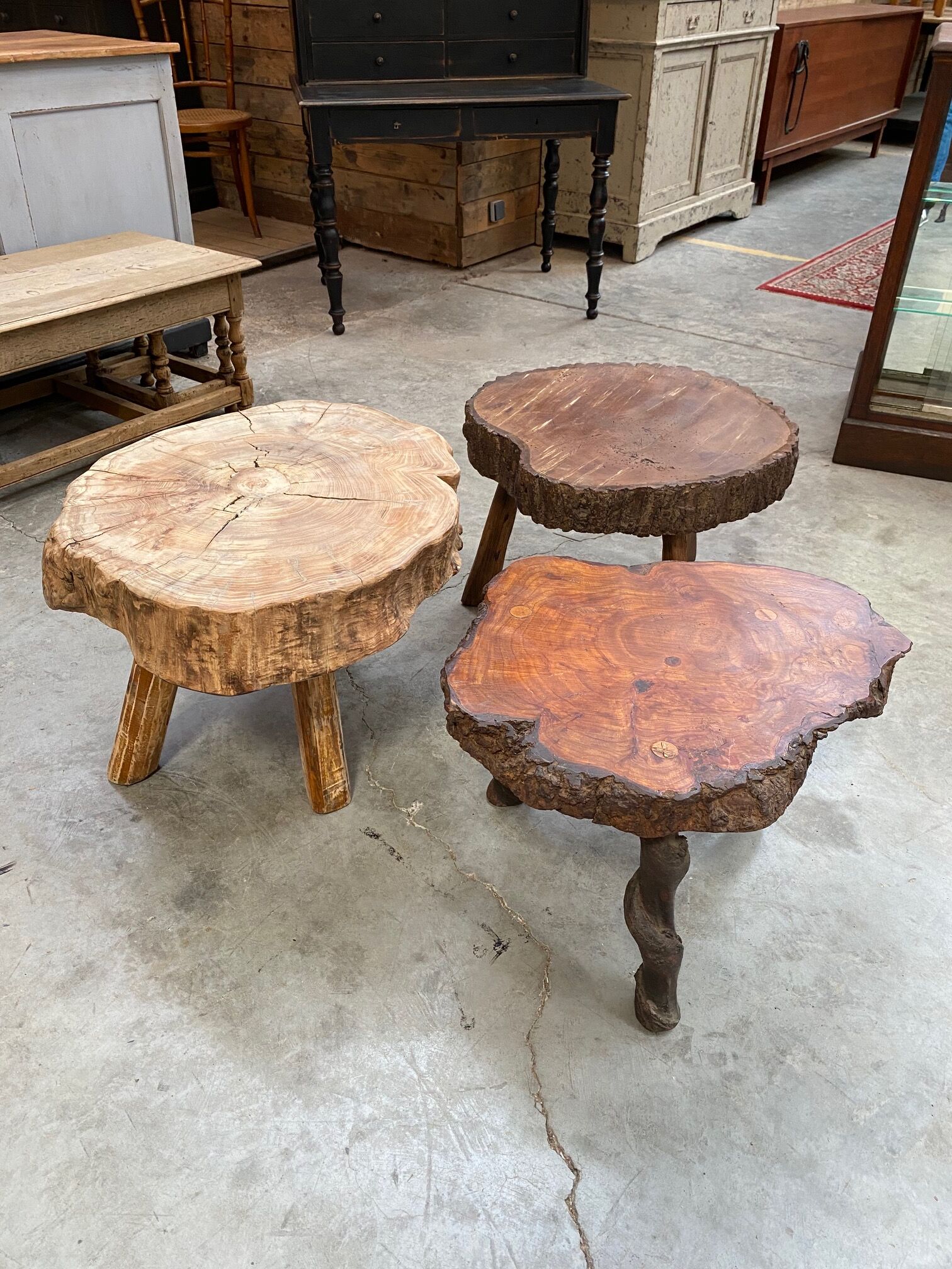 Set de 3 tables basses brutalistes