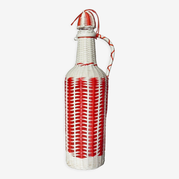 Bottle in red and white scoubidou 50-60s