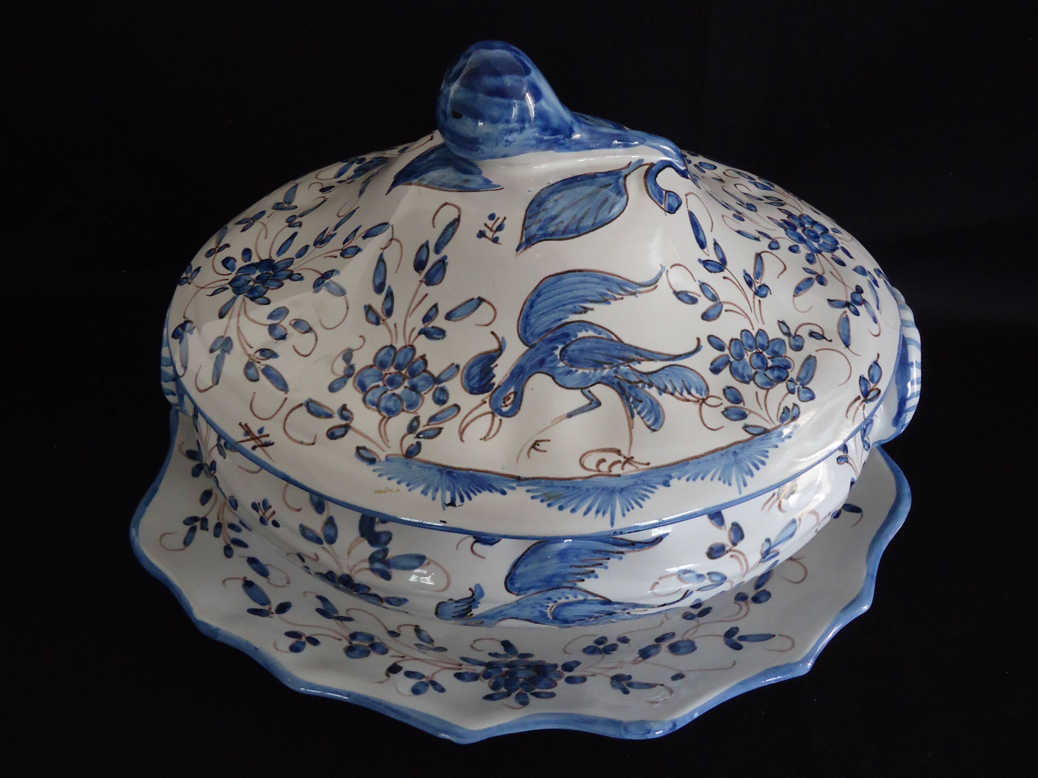 Vegetable soup tureen and its frame, Matet earthenware factory, Martres-Tolosane