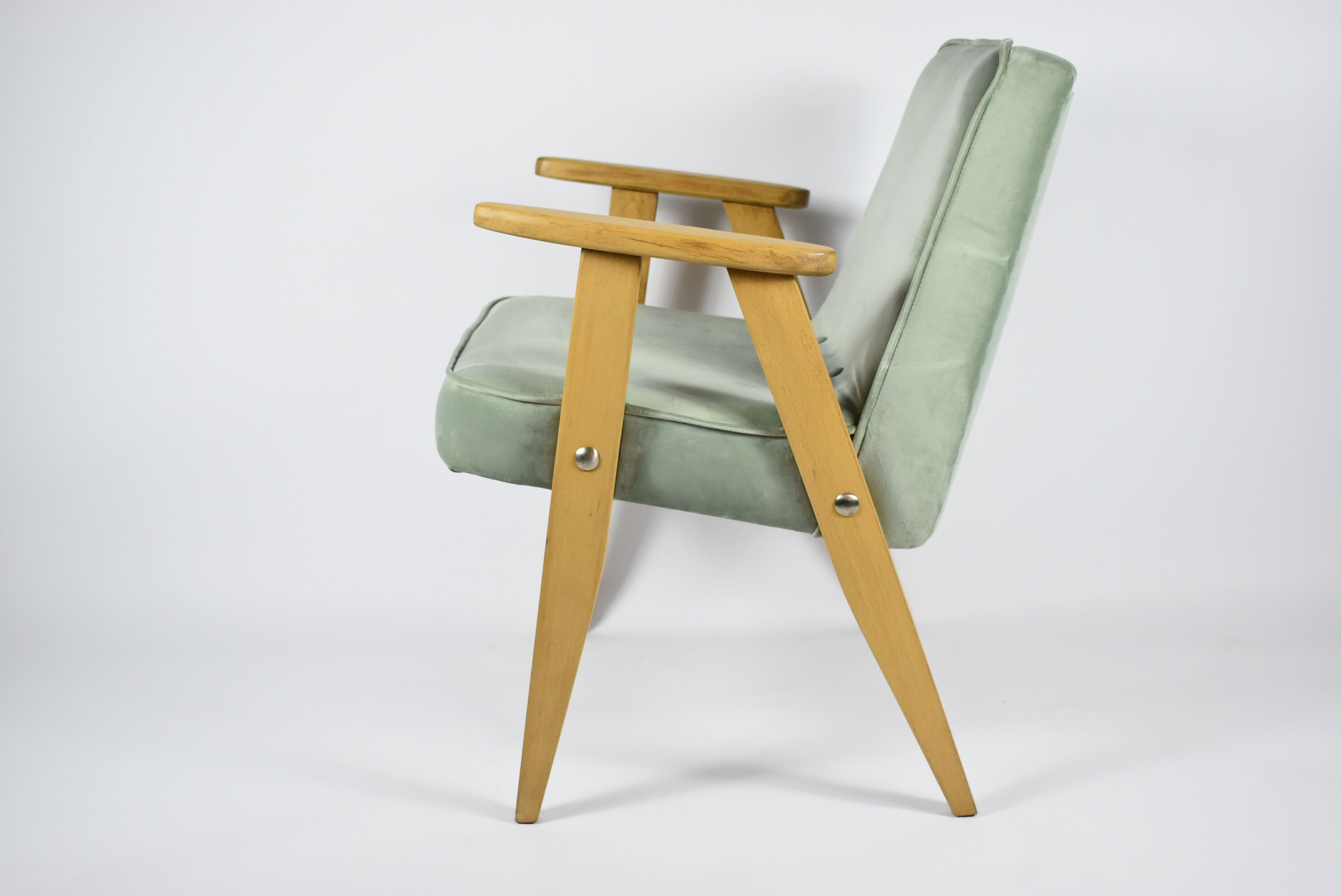 Armchair 366 designed by J. Chierowski in light green