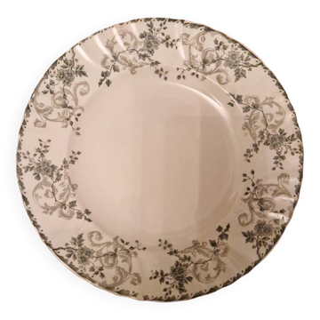 Assiette ancienne en terre de fer à décor de fleurs, Longwy service "Rejane"