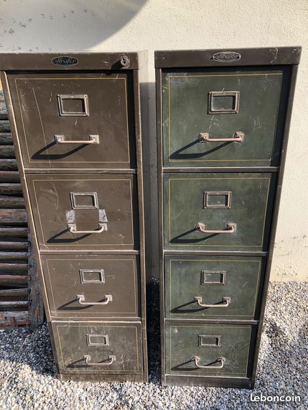 Lot 2 furniture Strafor