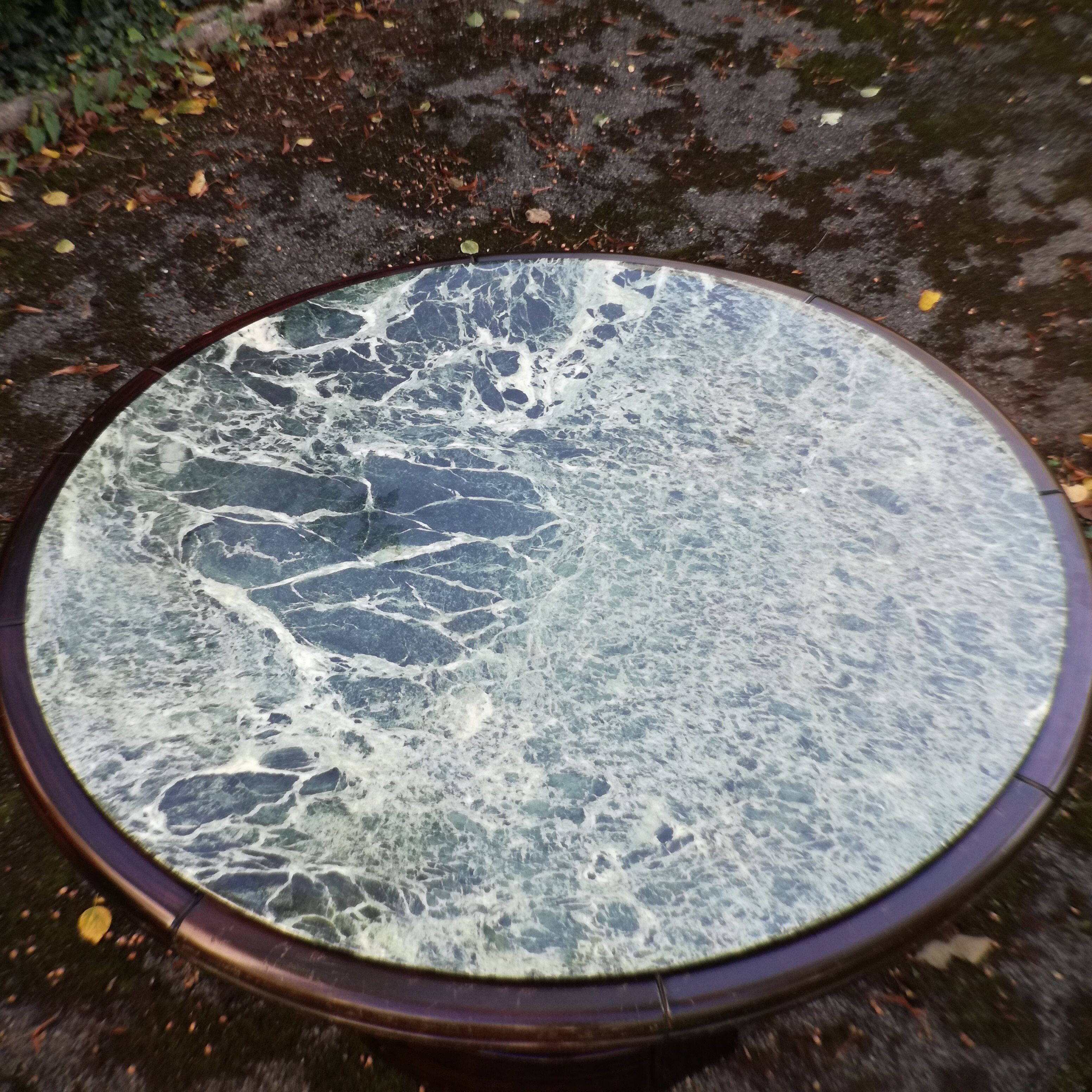 Art Deco round table in green marble