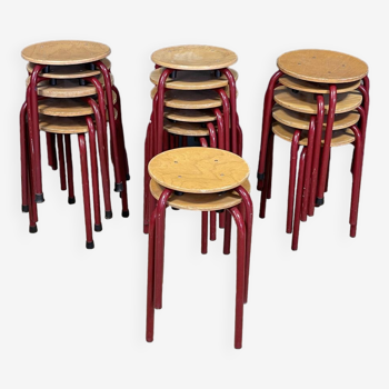 Lot de 17 tabourets bois acier rouge