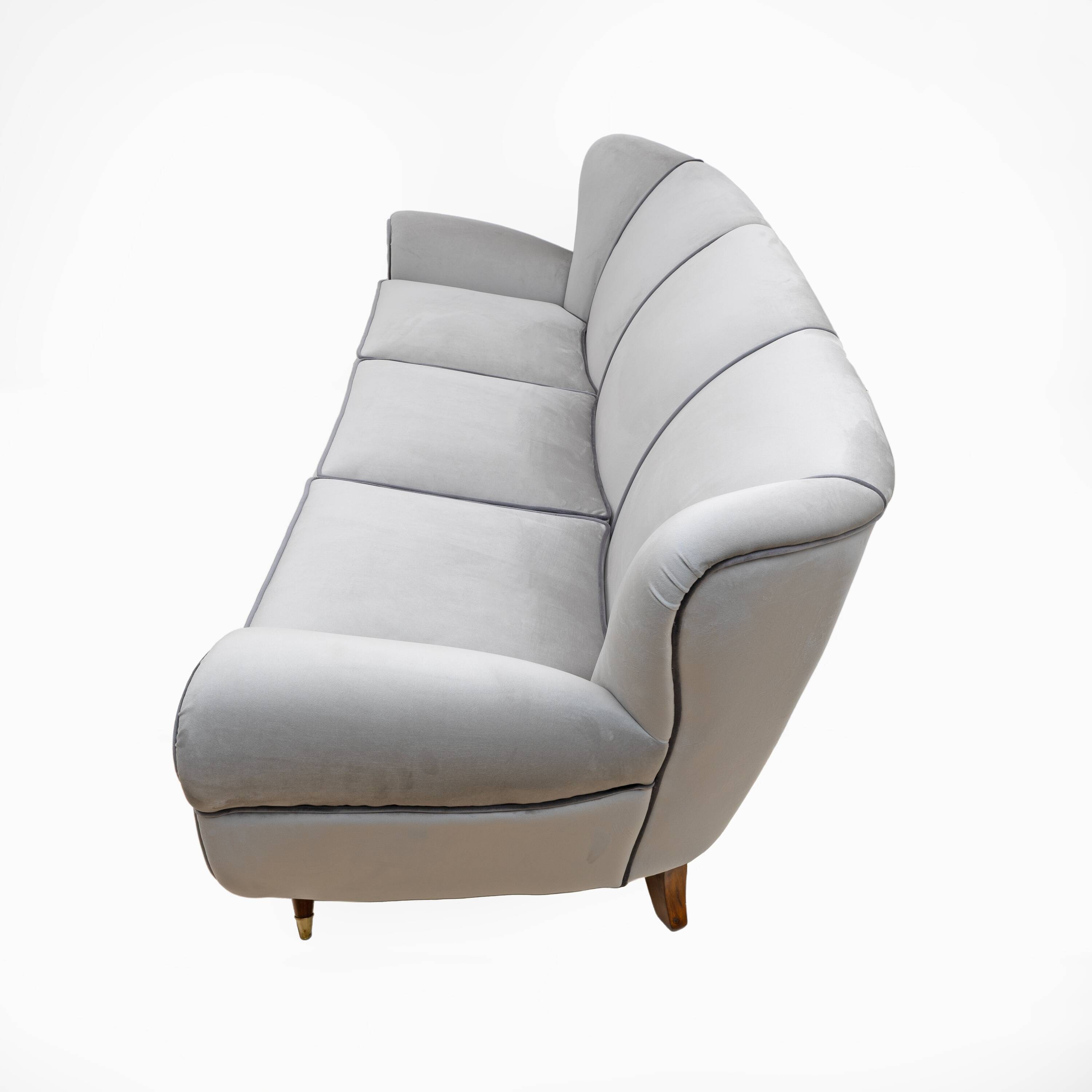 Attributed Guglielmo Ulrich Art Deco Italian Velvet Sofa, 1940s