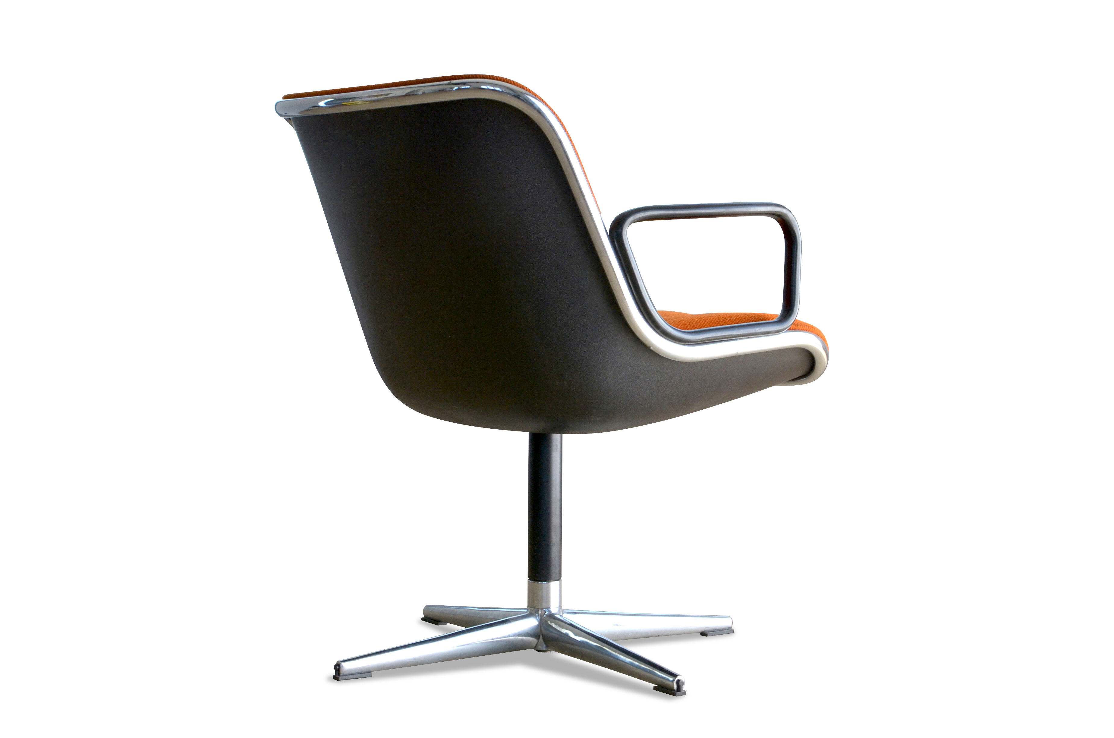 Beautiful chair "executive chair" by Charles Pollock knoll edition 1st series