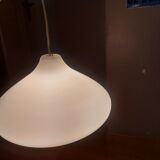 Vintage suspension in white opaline