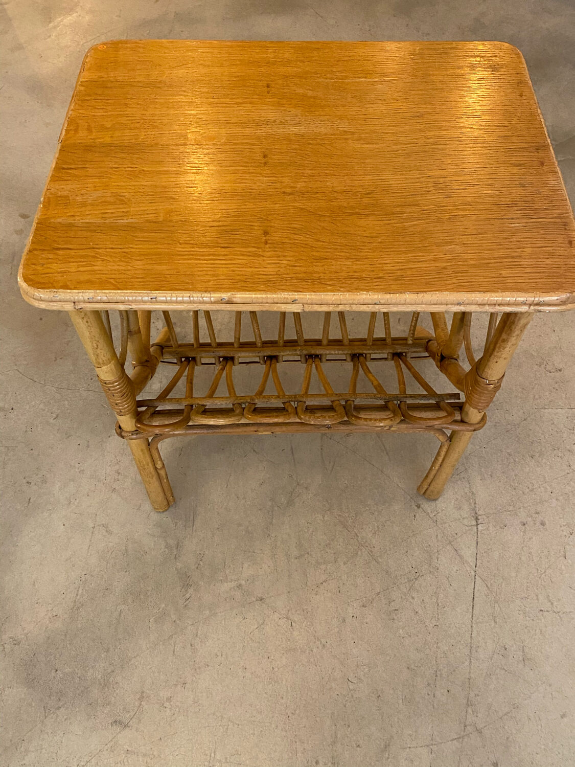 Rattan magazine holder table