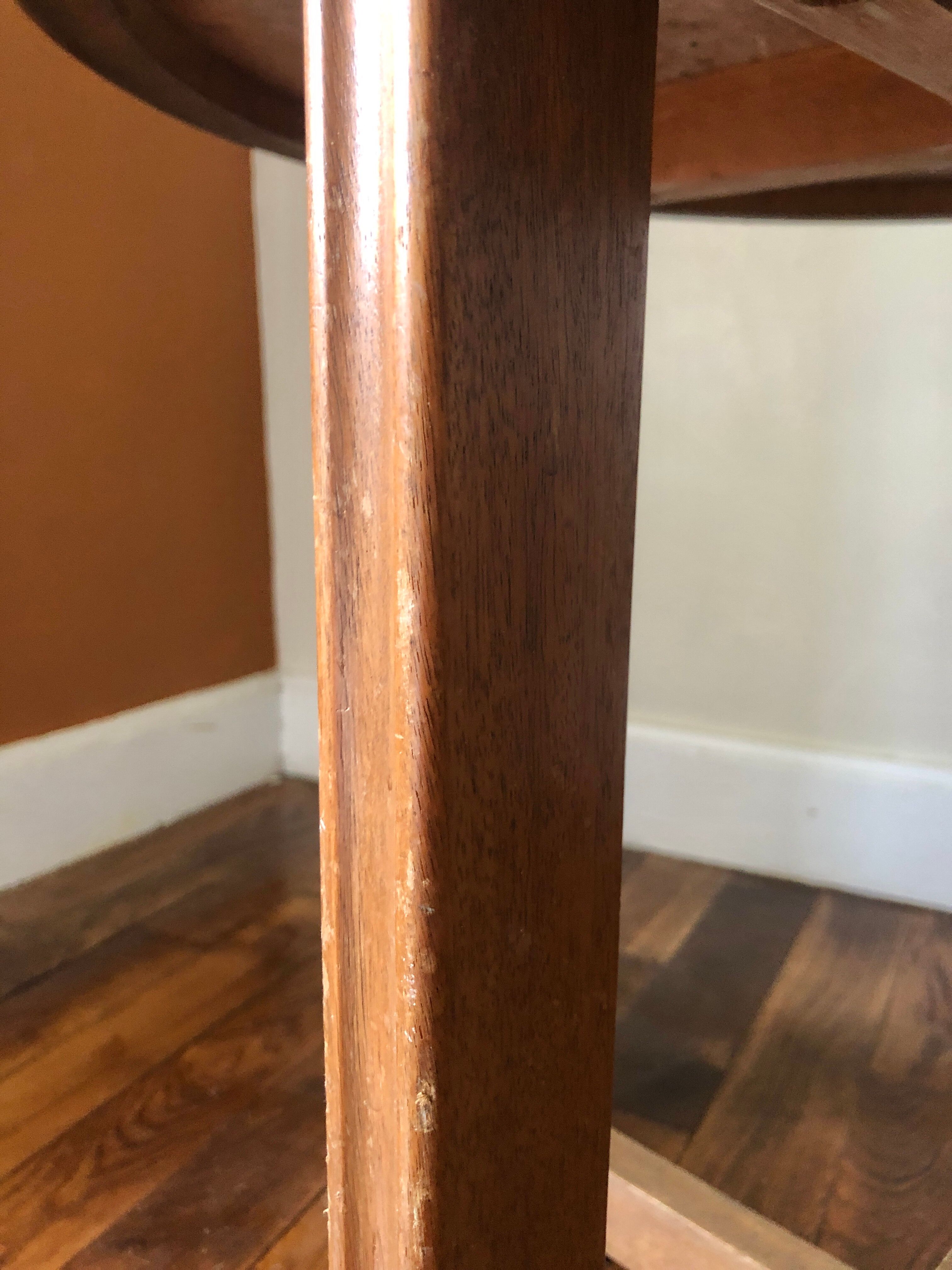 Round side table or Art Deco pedestal table, 1930s