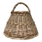 Round basket with vintage rattan handle