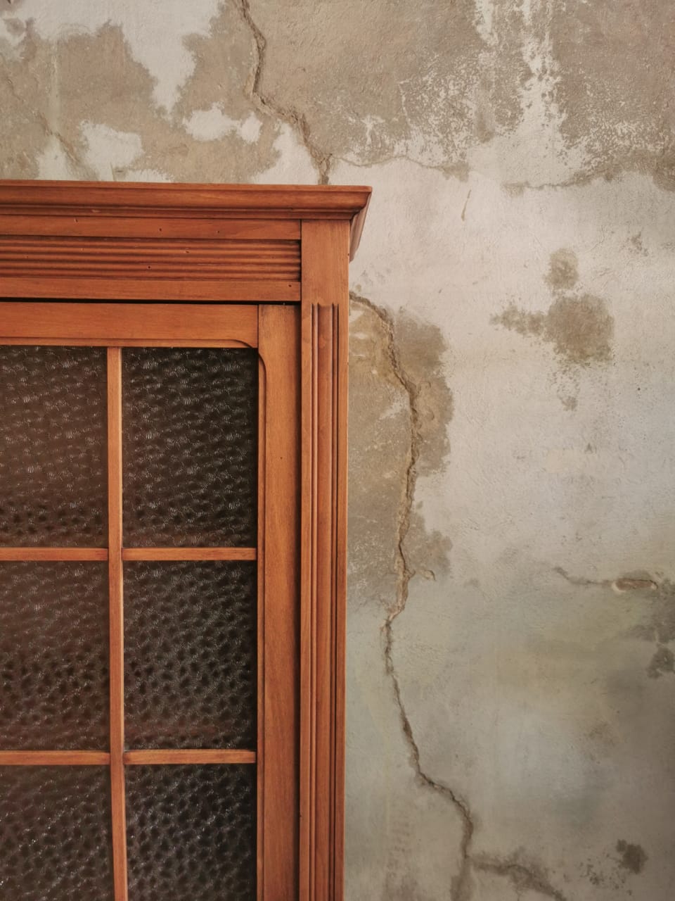Armoire parisienne vitrée art-déco