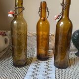 Bouteilles anciennes ambrees