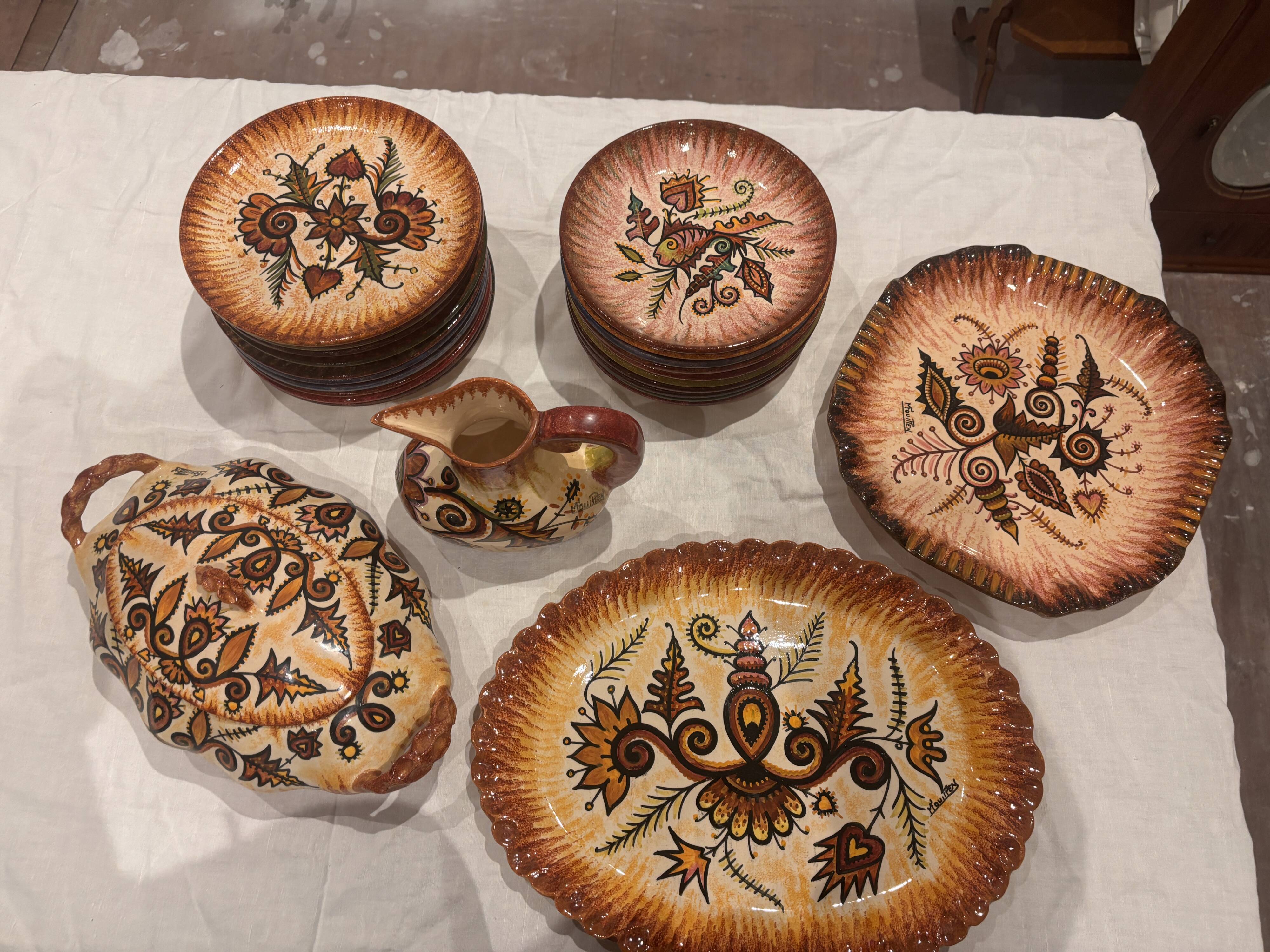 Paul Fouillen dinner service in Quimper, 26 pieces