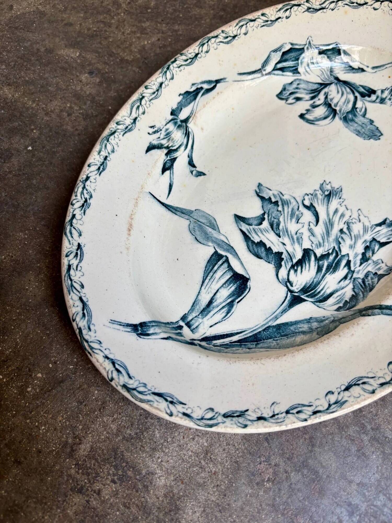 Oval dish Lunéville in blue ironstone, "Tulip" service.