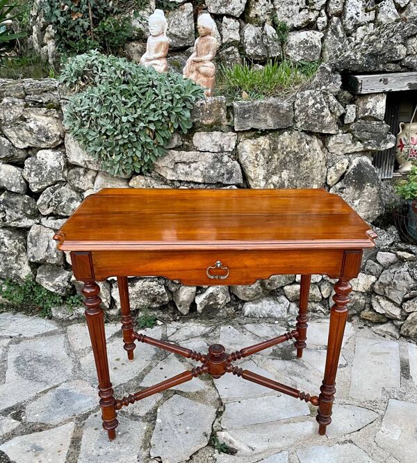 Petite table à écrire en acajou de style louis xiii époque xixeme siècle