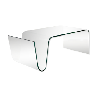 Curved glass coffee table