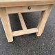 Table à manger de ferme rénovée en chêne brut du XXème 180cm avec tiroir